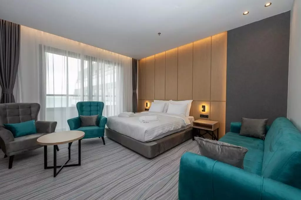 The Grandeur Hotel